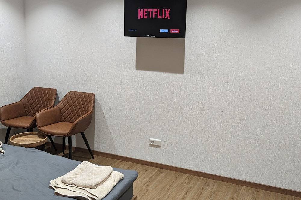 Ganze Wohnung, Ferienwohnung (6) 3.Og 70 qm - Maisonette - direkt am Bahnhof in Europa-Park, Ringsheim