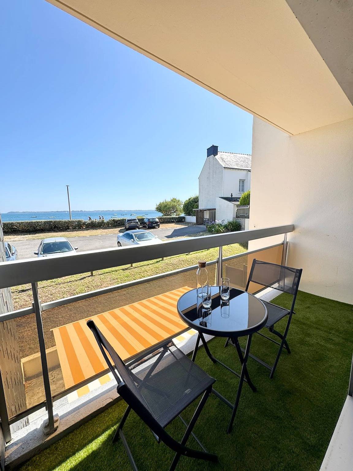 Entire apartment, Vue mer 180° - Charmant T3 - Coup de coeur garanti in Plage de Port Fontaine-Lomener, Ploemeur