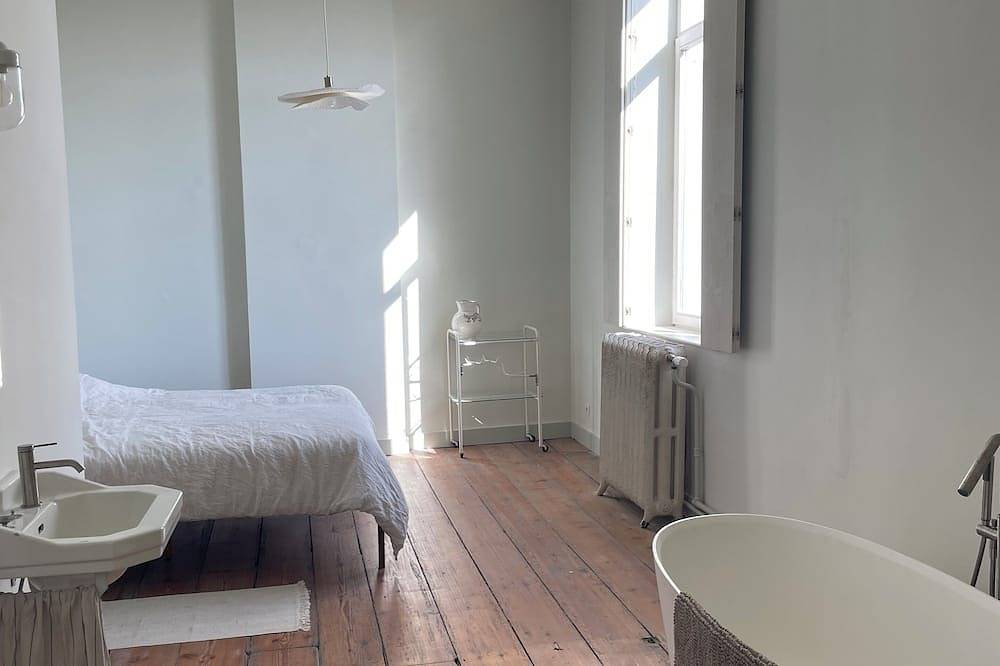 Prachtig landhuis Château Ravet in dorpje Bierges in Bierges, Wavre