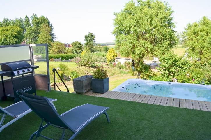 Location de vacances pour 4 personnes, avec Balcon et Jacuzzi ainsi que Terrasse et Jardin à Tardinghen