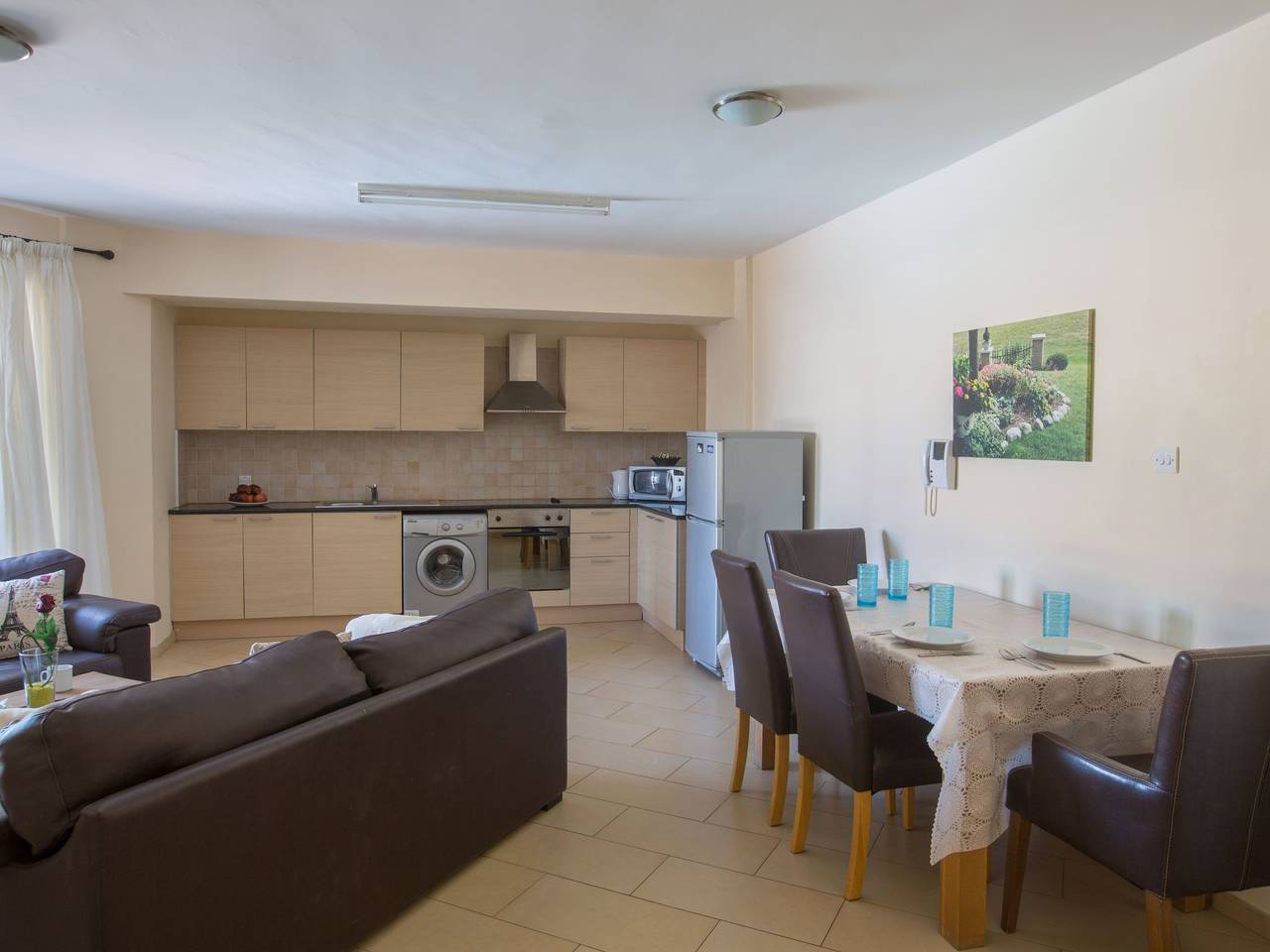 Entire apartment, Geräumige Wohnung mit Gemeinschaftspool in Ayia Napa, South Cyprus