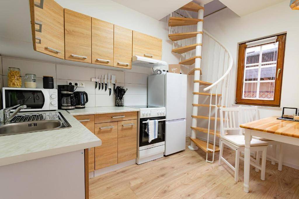 Charmantes denkmalgeschütztes Tiny House am Rhein in Rhens, Osteifel