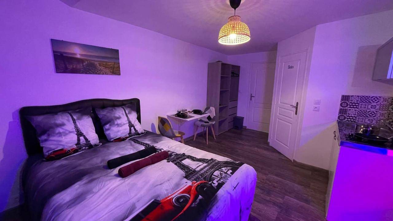 Double Room with Private Bathroom in Douai, Département Nord