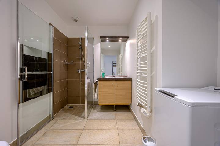 Ganze Wohnung, Ferienwohnung für 4 Personen mit Whirlpool in Aix-les-Bains, Chambéry und Umgebung