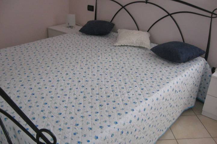 Appartamento intero, App. Margherita con piscina -immerso nel verde per vacanze in pieno relax in Roè Volciano, Prealpi Gardesane