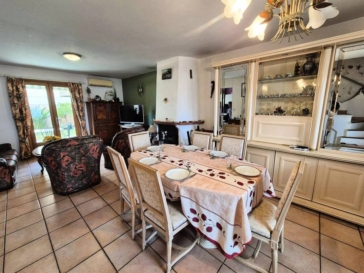 House 2 bedrooms, air conditioning, garden, barbecue, internet in Six-Fours-les-Plages, Toulon region