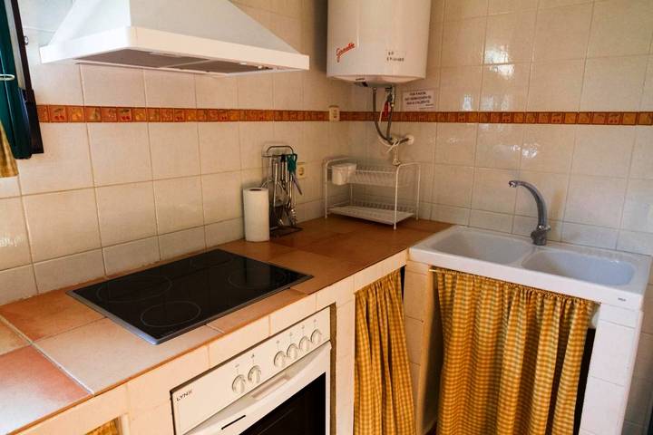 Apartamento de vacaciones para 6 personas, con jardín además de vistas y terraza, Se admiten mascotas en Provincia de Cuenca - 4