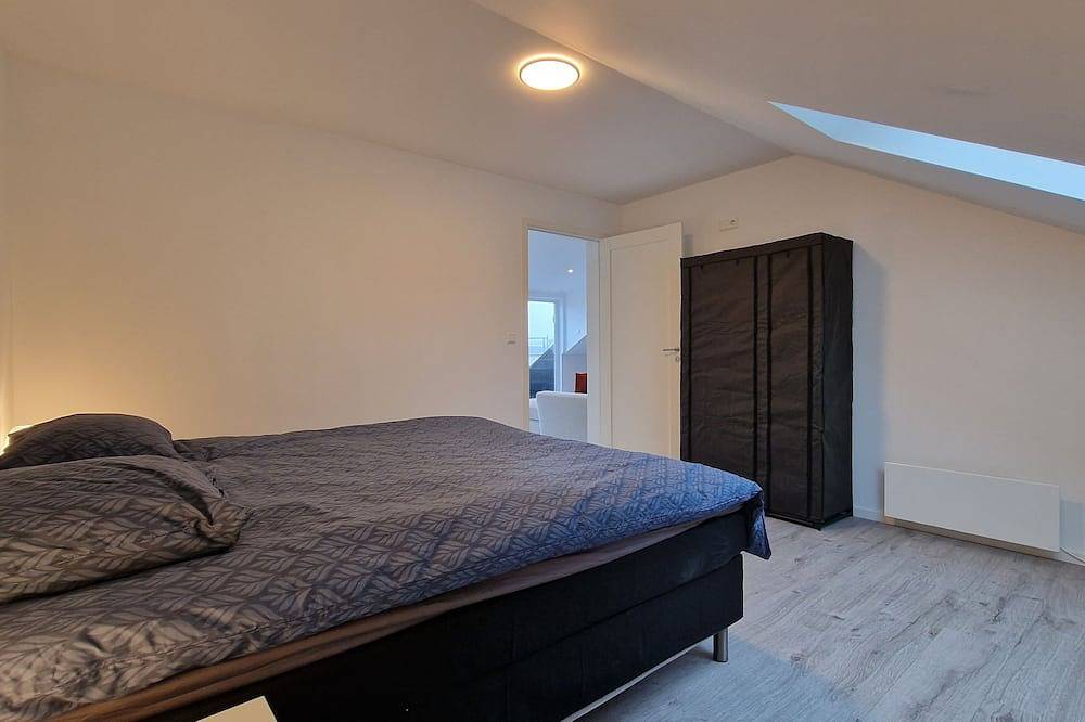 Ganze Wohnung, Newly renovated loft apartment with a panoramic view of the sea. in Kristiansund, Nördliches Fjordnorwegen