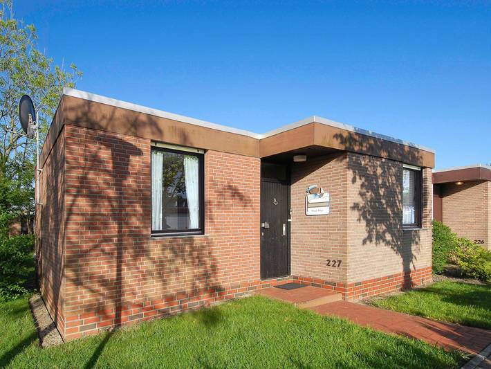 Bungalow für 5 Personen, mit Terrasse und Garten, kinderfreundlich in Bensersiel - 4