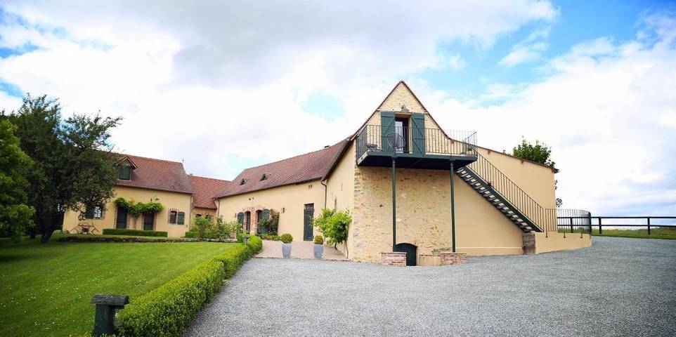 Gîte pour 2 personnes, avec jardin ainsi que vue et terrasse à Écommoy