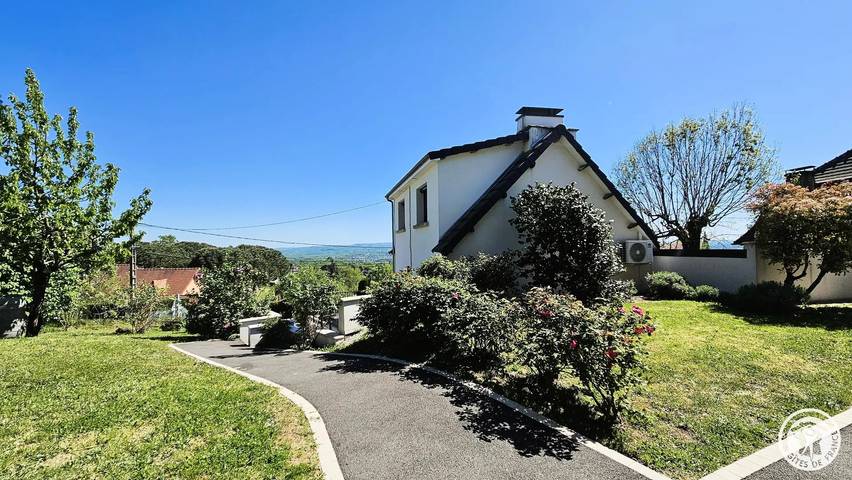 Gite de France 2 people in Ussac, Brive-la-Gaillarde region