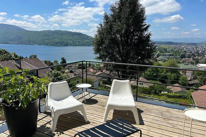 Location de vacances pour 6 personnes, avec jacuzzi ainsi que jardin et balcon à Annecy-le-Vieux