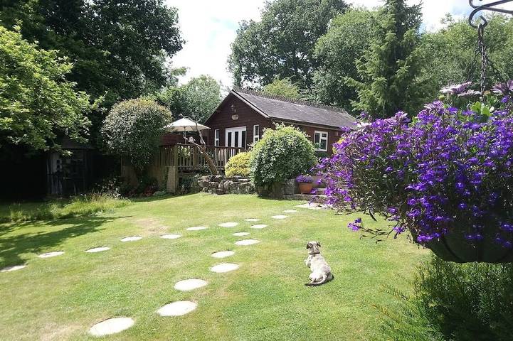 Cottage for 4 people, with terrace and garden, with pets on the Isle of Wight