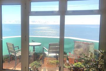 Gîte pour 2 personnes, avec piscine et balcon à Hastings