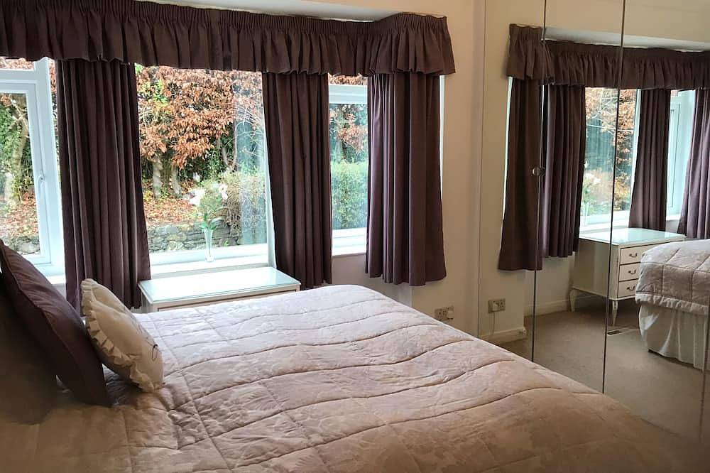 *** Freistehender Bungalow mit drei Schlafzimmern in Bowness mit Parkplatz und Wlan **** in Bowness-on-Windermere, Lake District