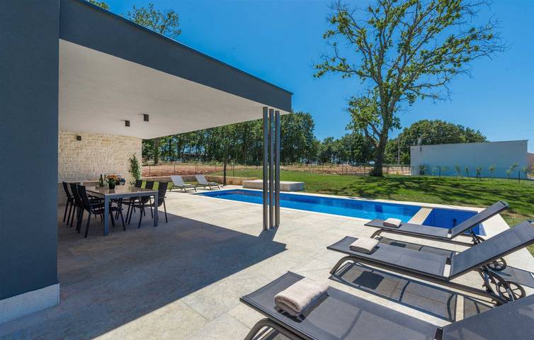 Ferienhaus für 6 Personen, mit Balkon/Terrasse und Terrasse sowie Garten und Pool in Sveti Petar u Šumi - 4