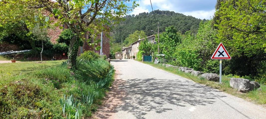 Gîte pour 3 personnes, avec vue ainsi que jardin et piscine à Payzac (Ardèche) - 4