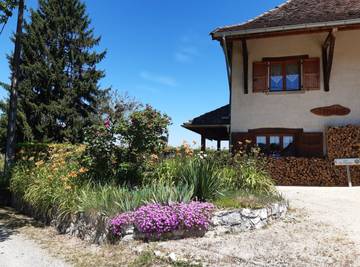Gîte pour 4 personnes, avec jardin et terrasse à Romagnieu