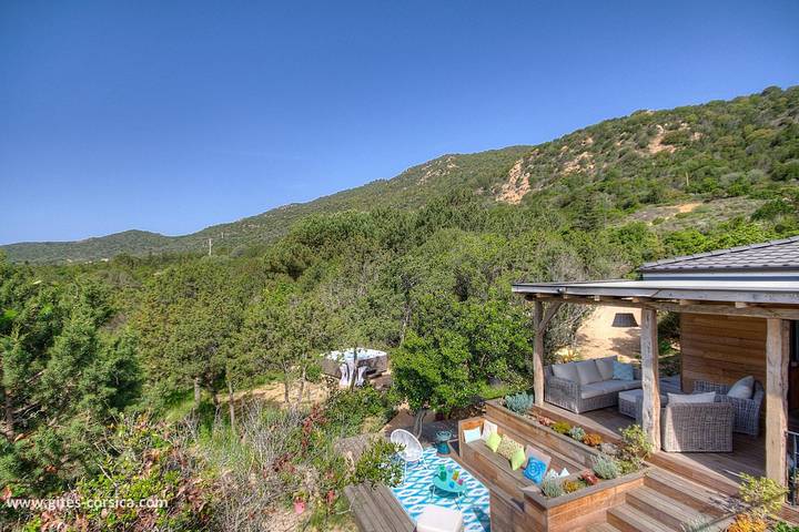 Gîte pour 8 personnes, avec terrasse et jacuzzi ainsi que jardin et sauna - 1