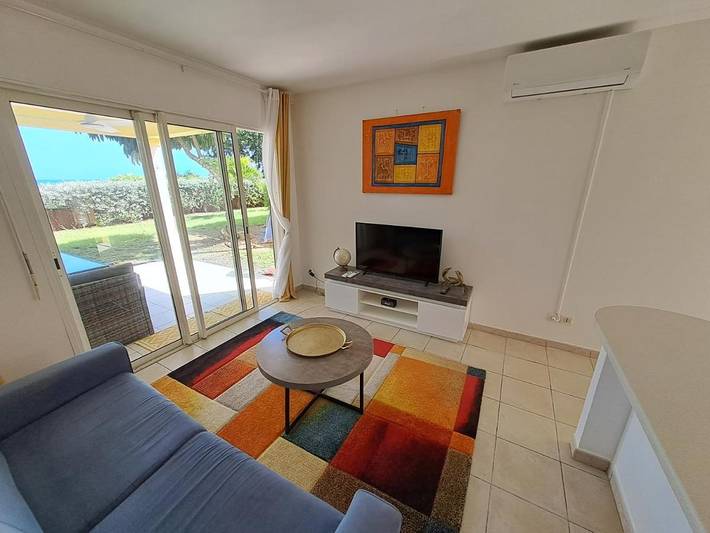 Appartement de vacances pour 4 personnes, avec terrasse et piscine ainsi que bassin pour enfant et vue