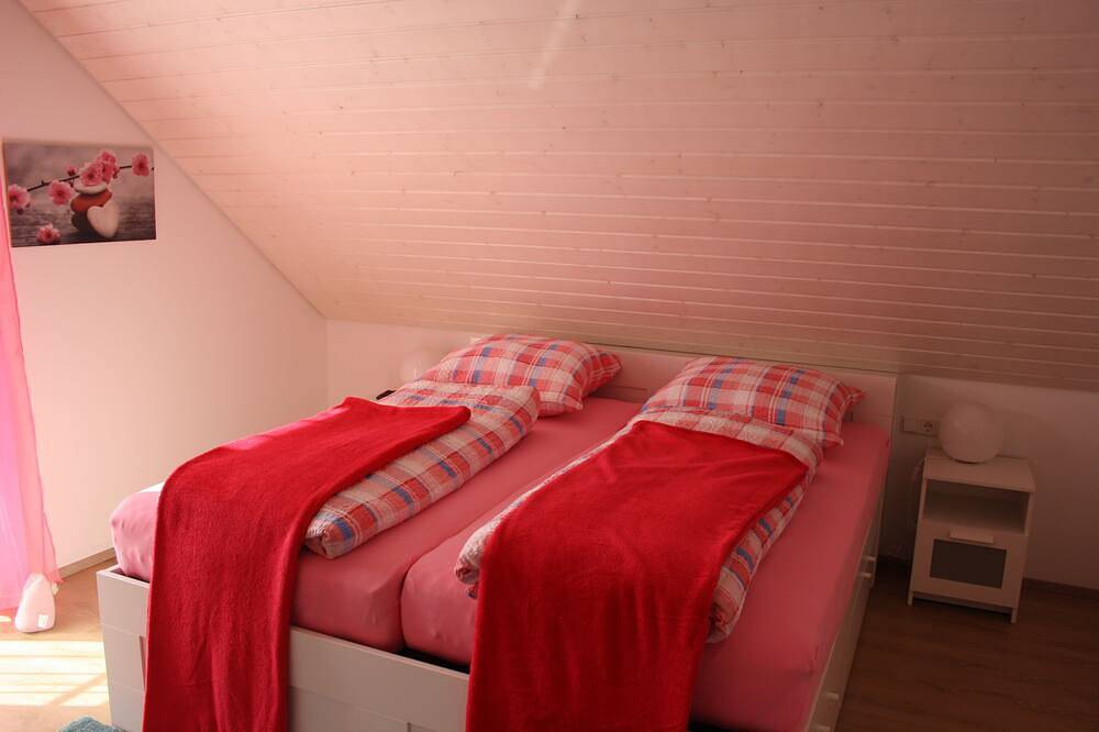 Ganze Wohnung, Ferienwohnung am Fuße der Burg Hohenzollern in Hechingen, Neckar-Alb