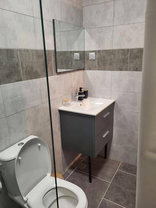 Gîte pour 2 personnes, avec terrasse et jardin à La Bâtie-Rolland - 4