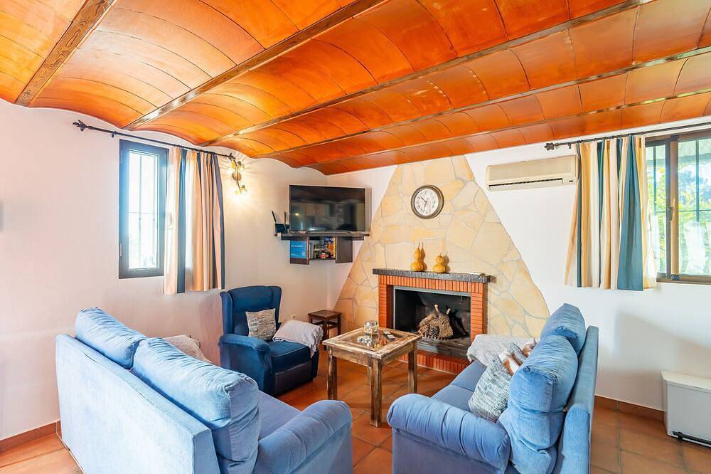 Cubo's Casa Mi Recreo High Privacy / piscina privada / vistas in Yunquera, Sierra de las Nieves