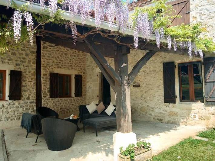 Location de vacances pour 8 personnes, avec vue ainsi que jardin et piscine à Pailloles - 2