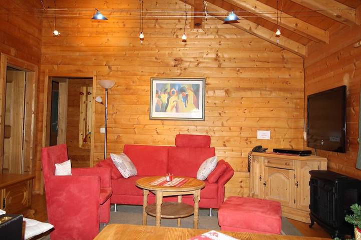 Blockhütte für 4 Personen, mit Sauna und Garten in Stamsried