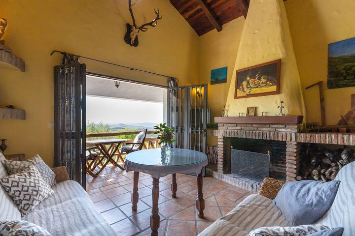Holiday Home "Los Algarrobos Gaucin" with Mountain Views, Pool, Balcony & Terrace in Gaucín, Málaga Province