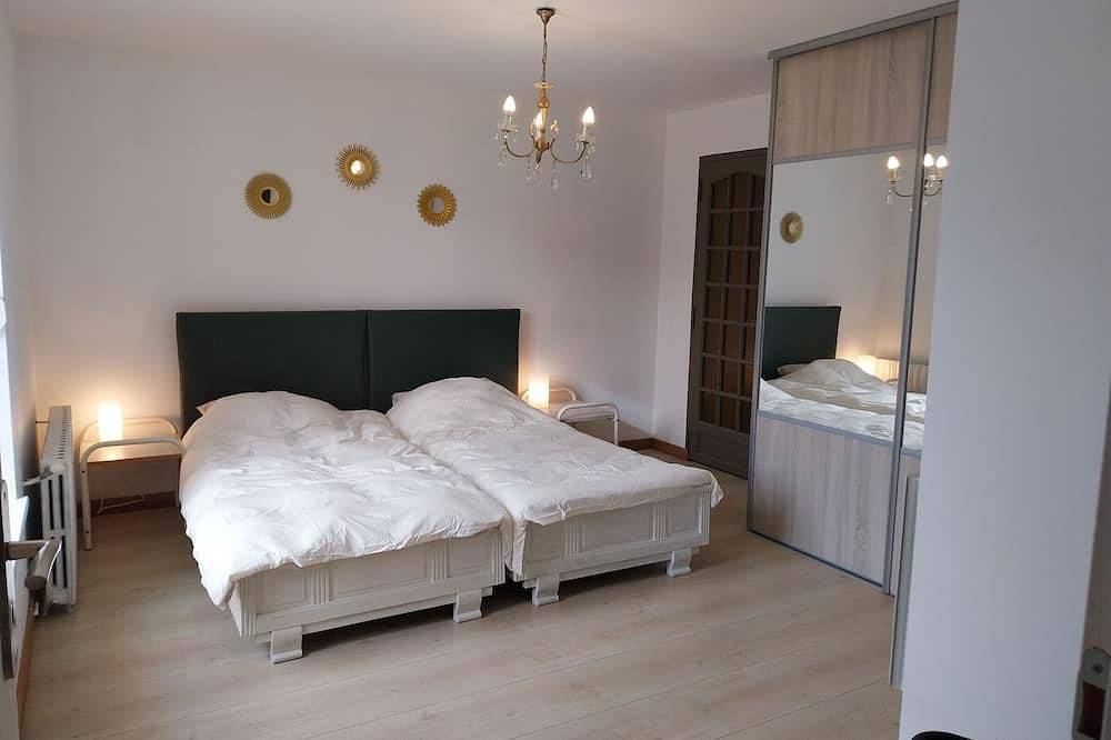 Charmantes Ferienhaus nahe Toul mit privatem Parkplatz und Terrasse in Blénod-lès-Toul, Toul