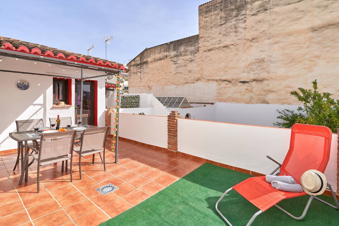 Entire studio, Studio Apartment 'Estudio 1 D En El Centro De Nerja' with Private Terrace in Nerja Centre, Nerja