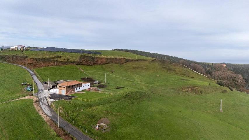 Casa rural para 8 personas, con Balcón además de Terraza y Vistas en Bareyo - 4