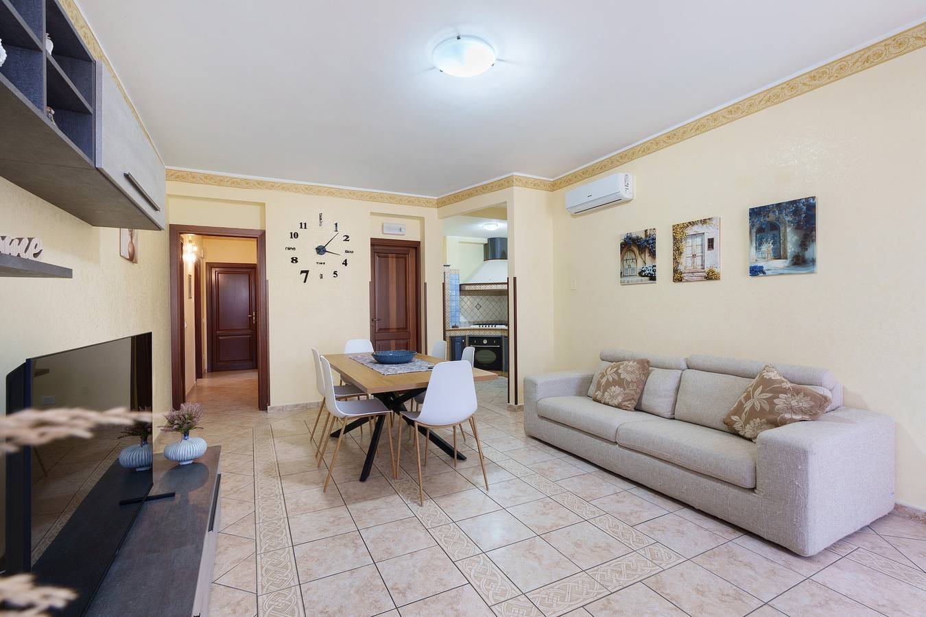 Apartamento entero, Apartamento 'Bike Holiday Home' con vistas a la montaña, Wi-Fi y aire acondicionado in San Vito Lo Capo, Provincia de Trapani