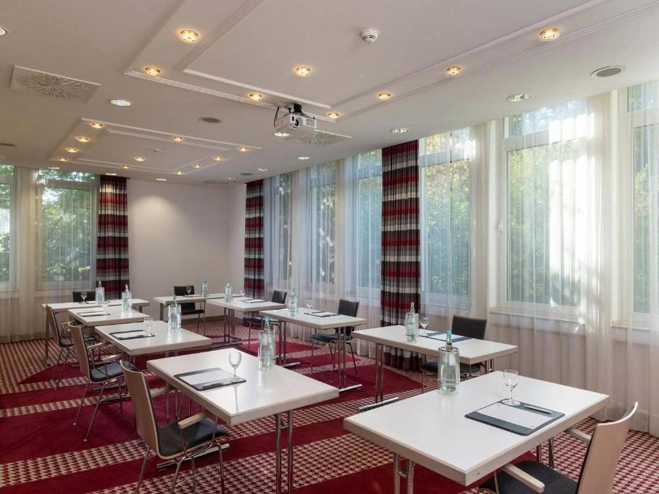 Apartamento entero, Sunday Hotel Frankfurt Airport Twin Room in Neu-Isenburg, Distrito de Offenbach