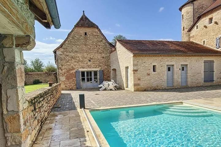 Location de vacances pour 4 personnes, avec jardin à Saint-Simon