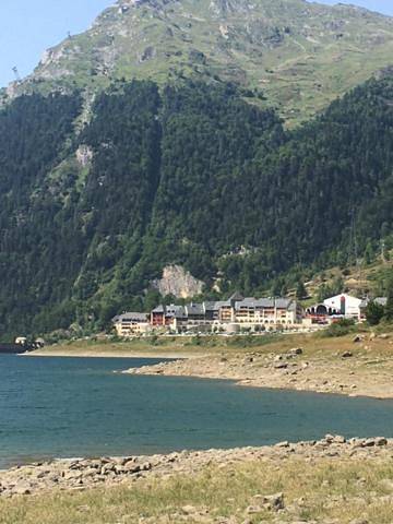 Gîte pour 4 personnes, avec vue sur le lac ainsi que vue et terrasse dans Station d'Artouste