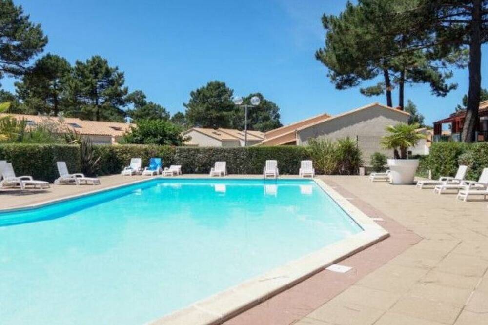 Charming maisonnette 4/5 pers in La Palmyre near beaches and shops in La Palmyre, Les Mathes