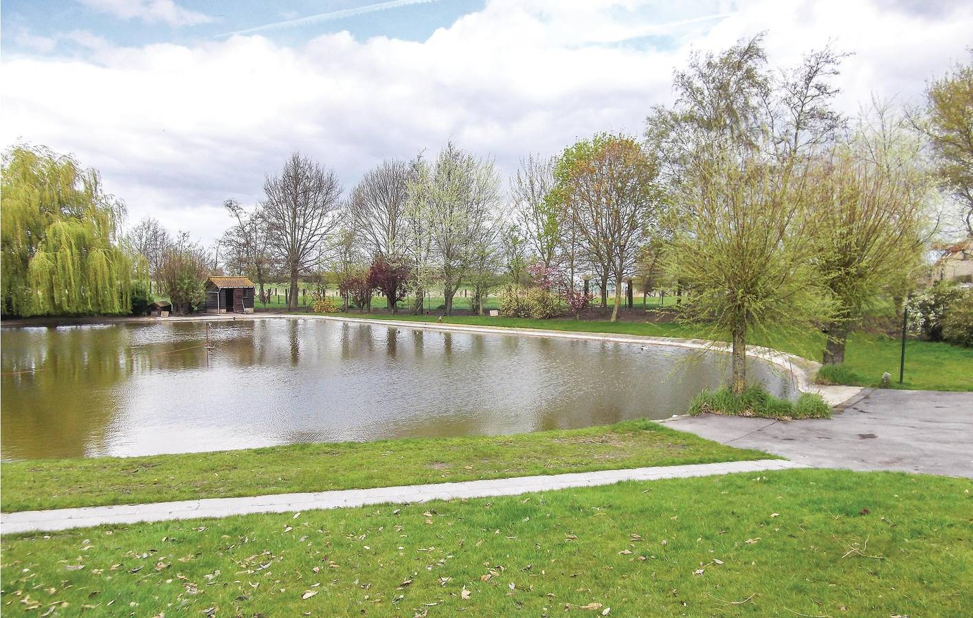 Holiday home for 15 people with terrace in Lo-Reninge, West Flanders