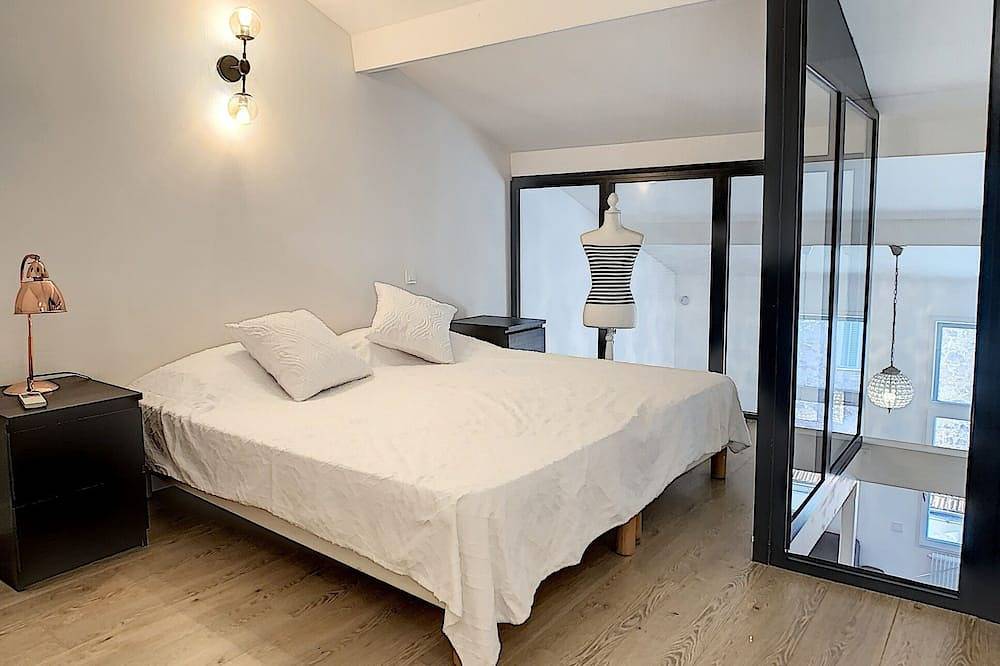 Ganze Wohnung, Superb duplex apartment 200 m from the sea and town center in Cannes La Bocca, Cannes