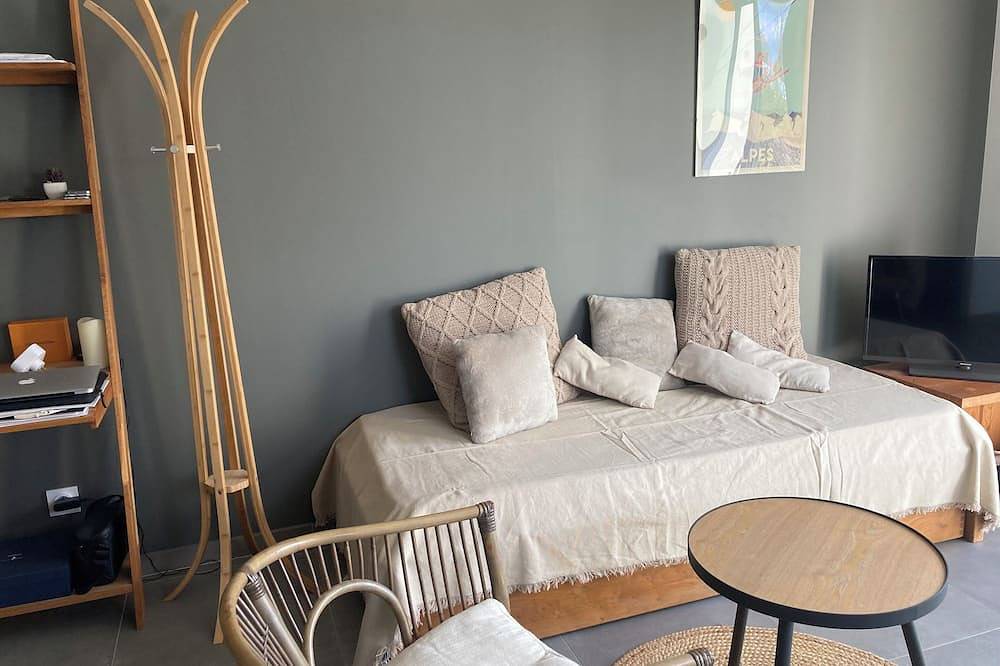 Appartement entier, Proximité Annecy , studio cocon avec jardin in Quintal, Parc naturel régional du Massif des Bauges