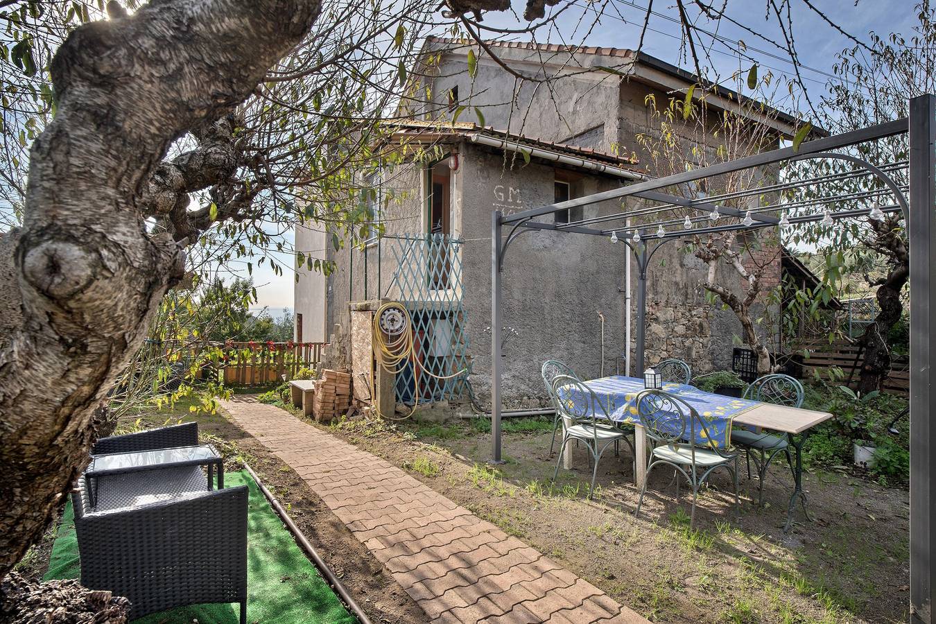 Appartement entier, Appartement "Casa Vita" avec vue sur la mer, jardin privé et Wi-Fi in Vallebona, Riviera di Ponente