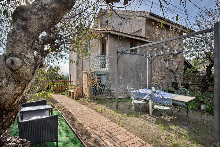 Geheel appartement, Appartement 'Casa Vita' met Uitzicht op Zee, Privé Tuin en Wi-Fi in Vallebona, Riviera di Ponente