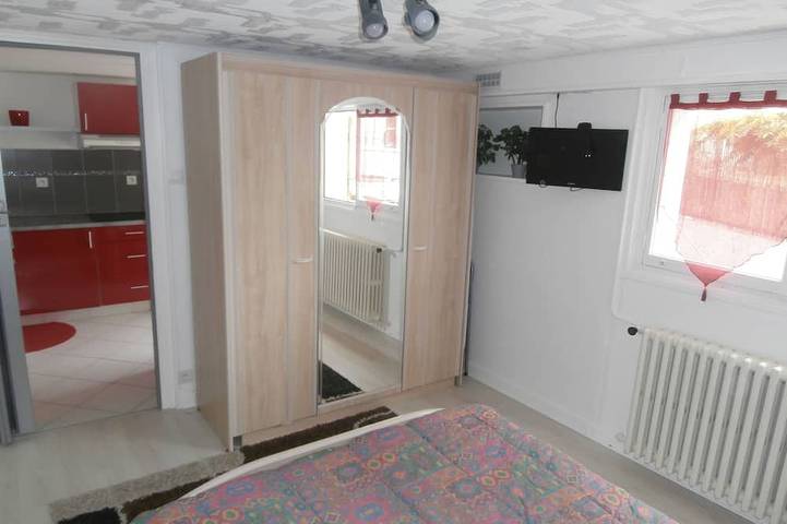 Appartement entier, Charmant f1 tout confort quartier residentiel et calme in Aix-les-Bains, Région de Chambéry