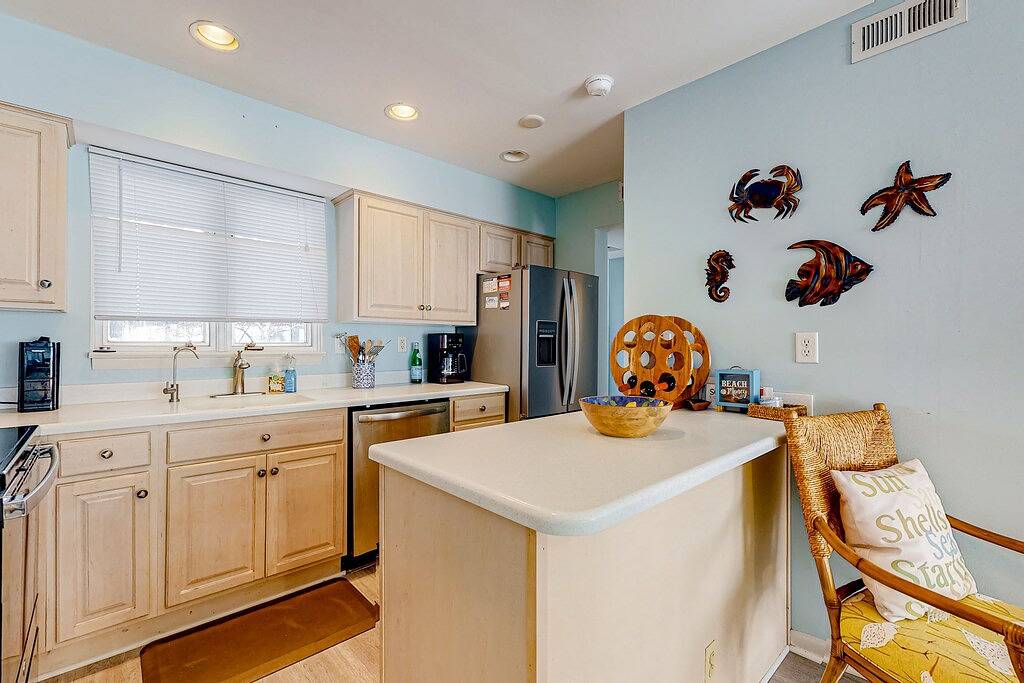 Ganze Wohnung, Second-Floor Sea Colony Condo with Wifi & Shared Pools and Hot Tub in Sea Colony, Middlesex Beach