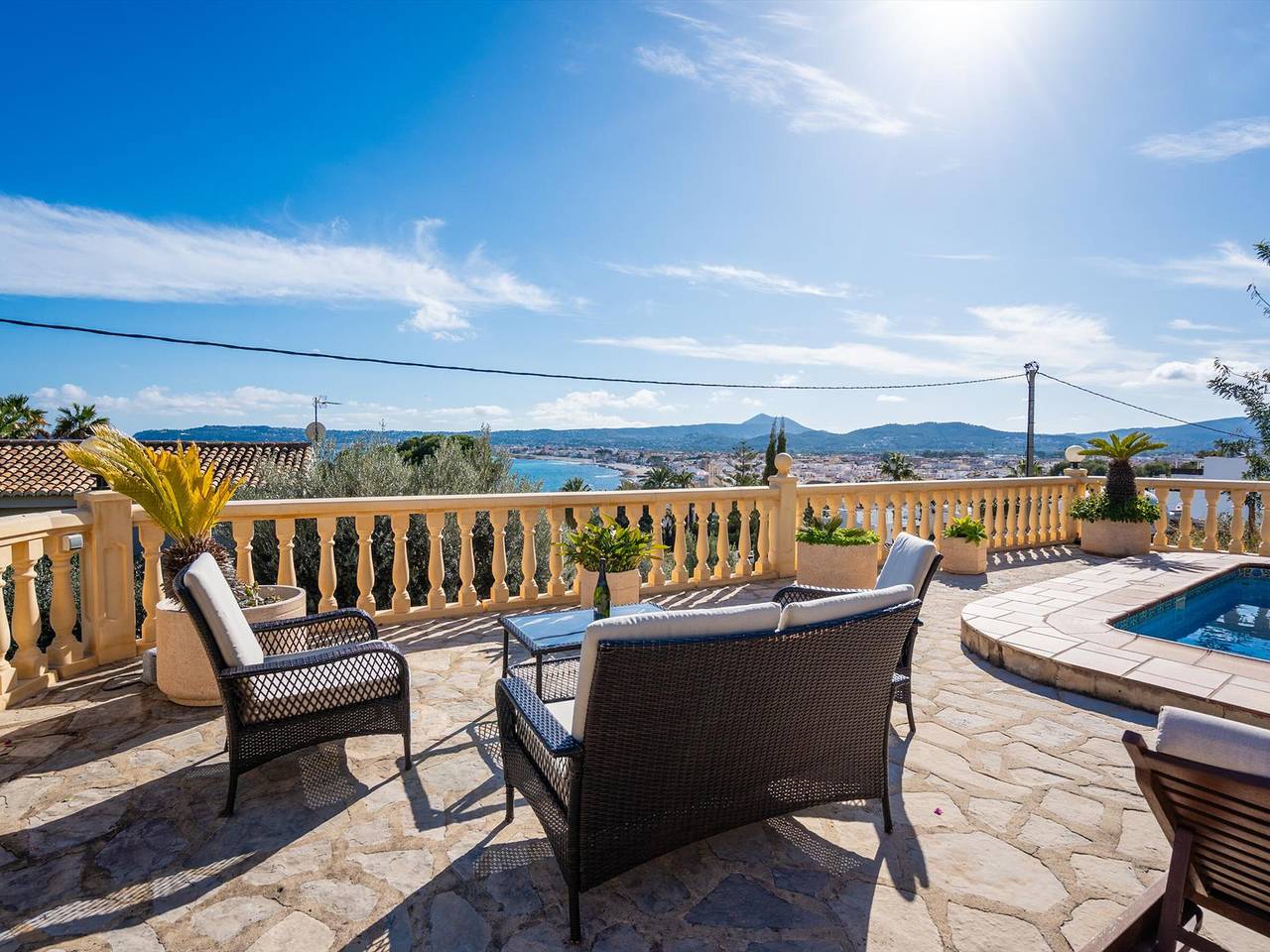 Luxury villa in Javea with private pool and air conditioning near the beach in Javea Port, Jávea