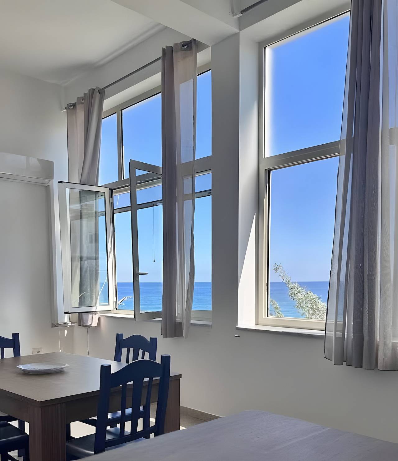 Entire apartment, Apartment 'Bellavista Sul Mare' with Sea View, Wi-Fi and Air Conditioning in Palermo, Palermo Province
