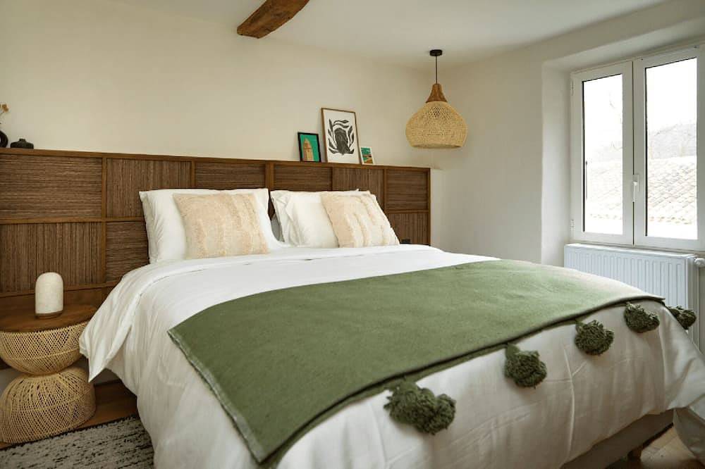 Between the mountains and the sea, a profound and eco-chic nature experience in in Montbolo, Céret und Umgebung
