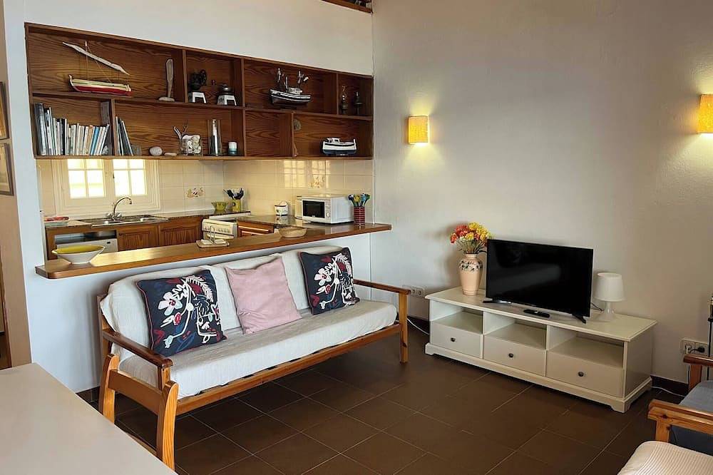 Entire apartment, First line of sea in Fornells in Fornells, Es Mercadal