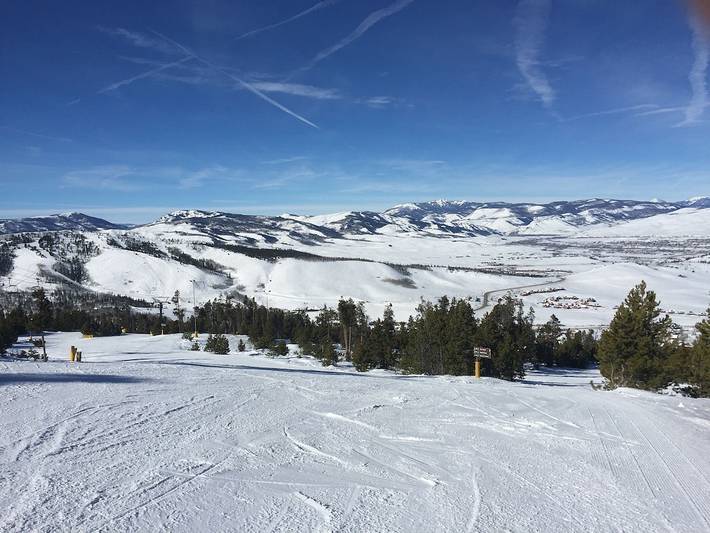 Gîte pour 6 personnes, avec jacuzzi ainsi que piscine et balcon à Granby - 2